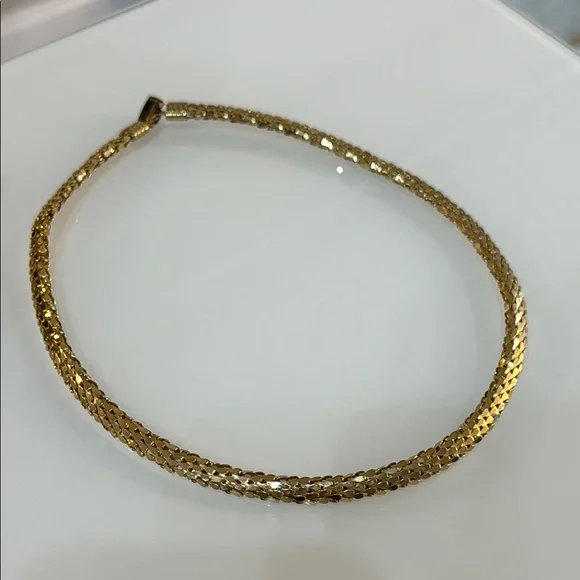 Gold Tone Necklace - Picture 5 of 6